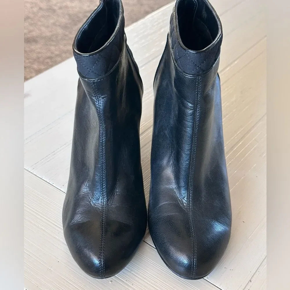 Anne Klein Tweedia Wedge Ankle Boot Black Leather Zip Quilted Like New Size 7